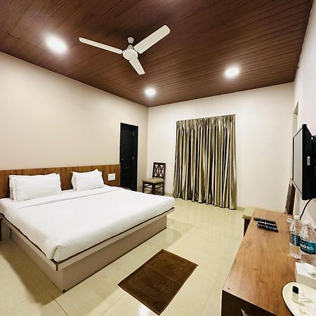 Hotel Grand Indu, 3 Star Kolhapur Εξωτερικό φωτογραφία