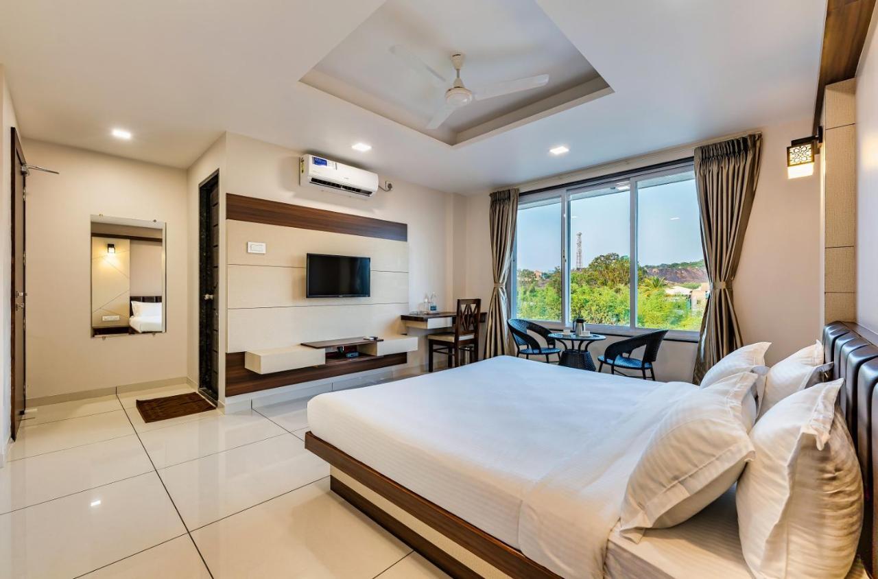 Hotel Grand Indu, 3 Star Kolhapur Εξωτερικό φωτογραφία