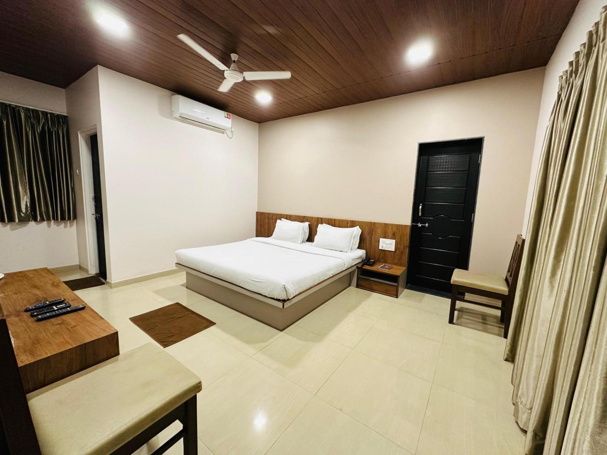 Hotel Grand Indu, 3 Star Kolhapur Εξωτερικό φωτογραφία