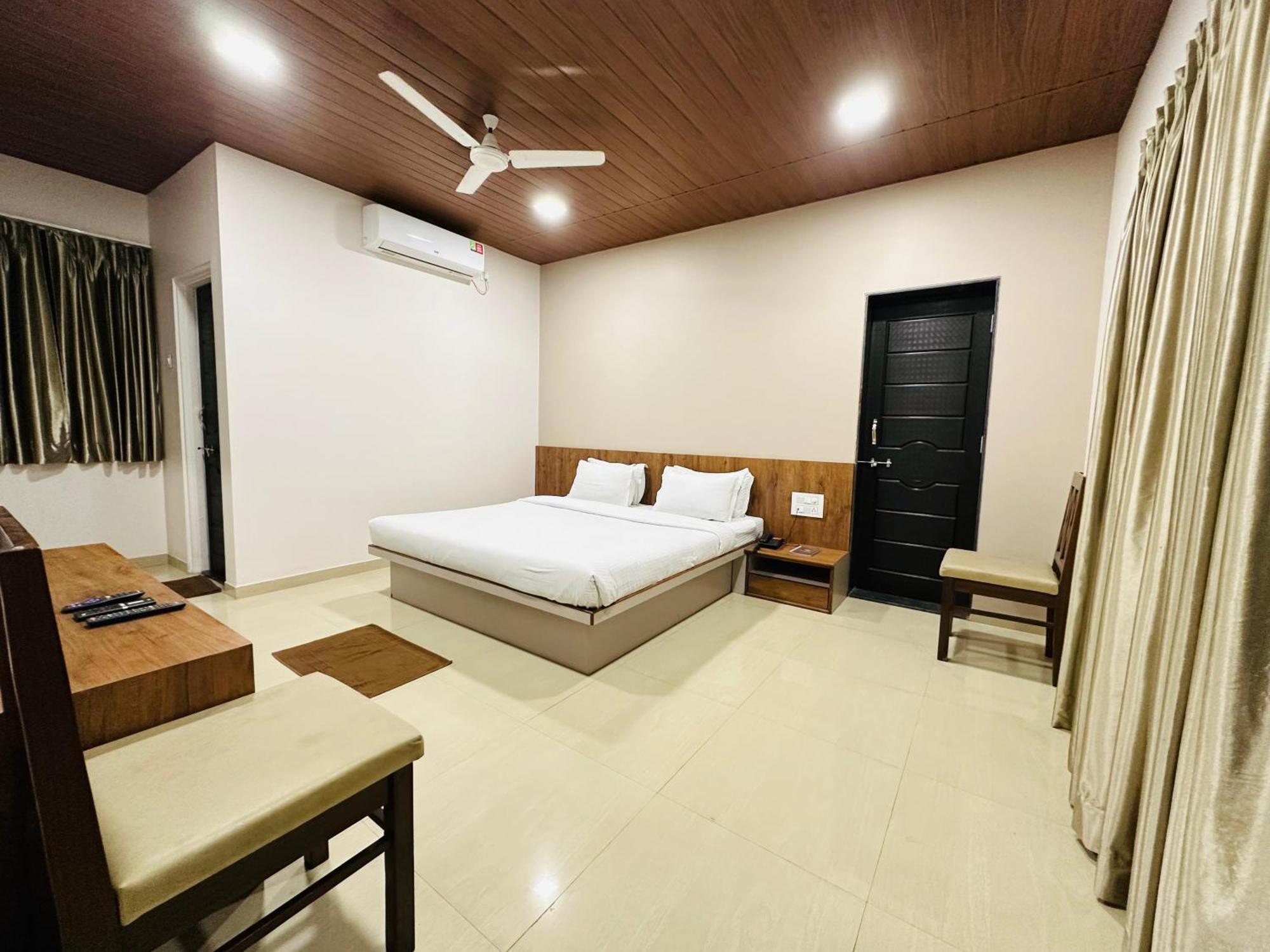 Hotel Grand Indu, 3 Star Kolhapur Εξωτερικό φωτογραφία
