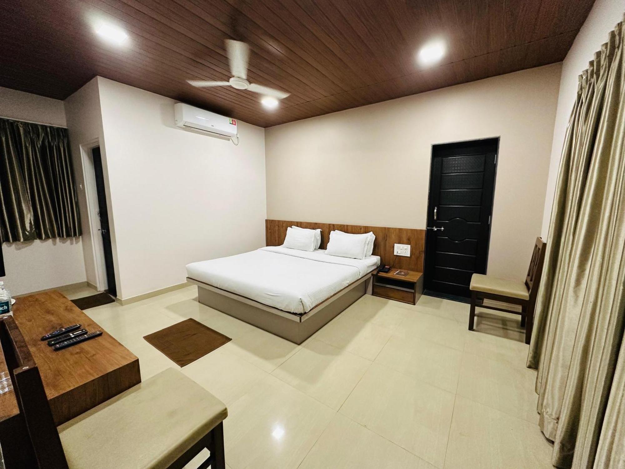 Hotel Grand Indu, 3 Star Kolhapur Εξωτερικό φωτογραφία